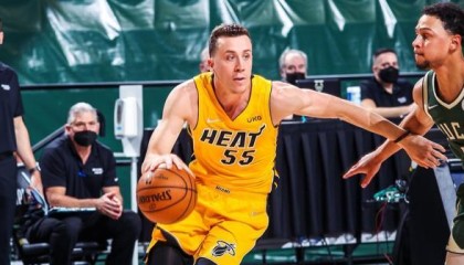 开云官网-双核严重失准仍能吓死雄鹿 季后赛热火名不虚传