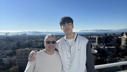 开云官网-主教练Zedan晒照：和张博源一起访问加州大学伯克利分校！