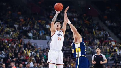 开云APP-广东“杀手”！张镇麟梦回辽宁，怀特塞德成CBA奥尼尔，杜锋无奈