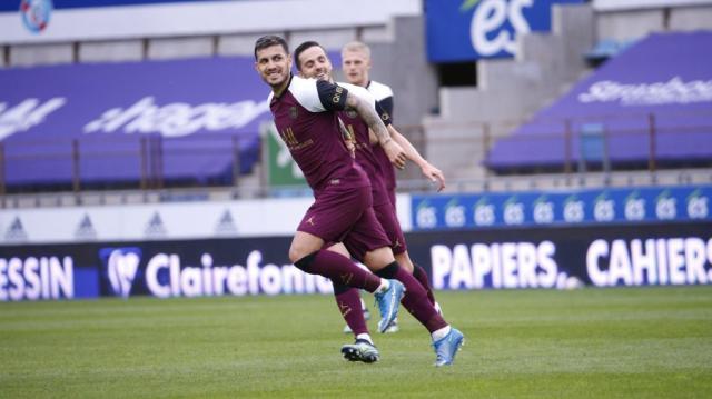 1618108087755082894.jpg Paredes.jpg